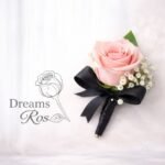 elegant groom's boutonniere